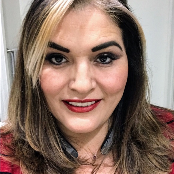 Meet your Posher, Joann - Picture 3 of 6